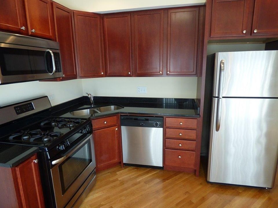 1st image of 2053 W Summerdale Ave Unit 2