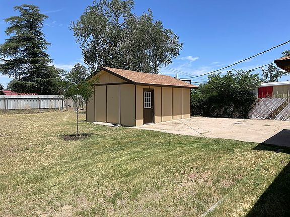 300 sq ft storage building