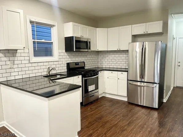 160 19th Ave Floor 2, Irvington, NJ 07111
