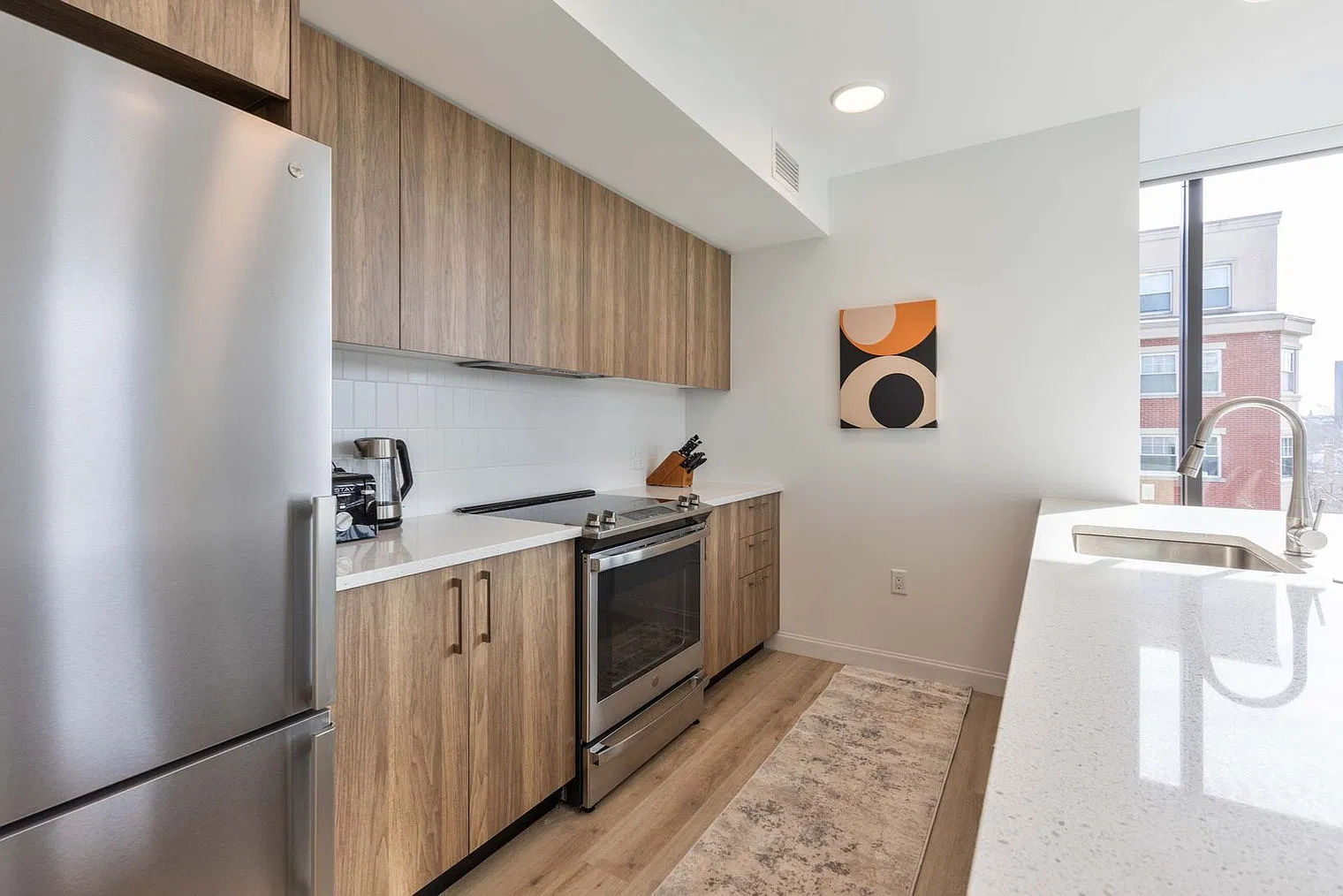 2 bed, 2.0 bath, 968 sqft, $6,967 — Photo 4