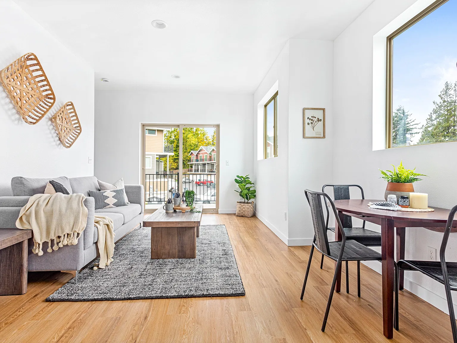 4th Avenue Apartments 2021 - 2021 Salam Loop — Photo 1