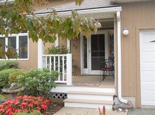 22 Lessard Cir, East Longmeadow, MA 01028