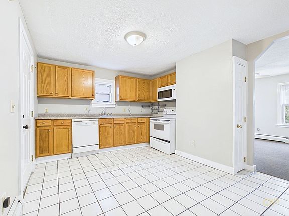 4th image of 33 Green St