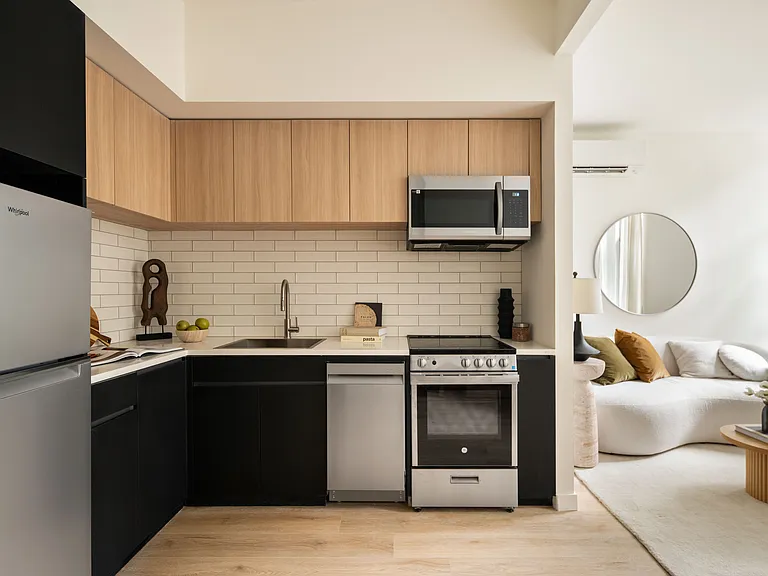110 W 32nd St #5C — Photo 2