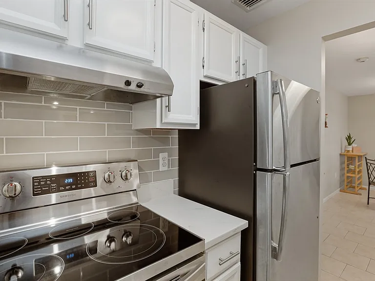 20 Central St #306 — Photo 15