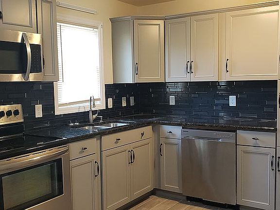Granite Counters & Tile
