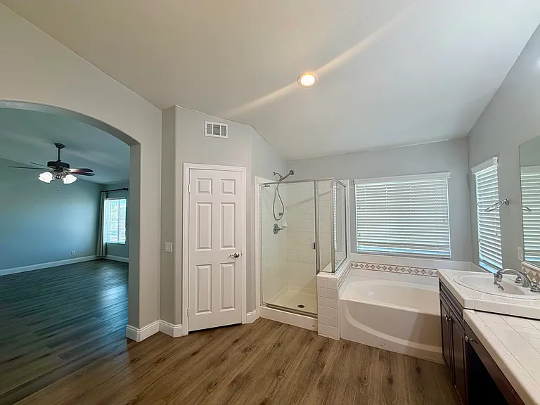 37121 Edgemont Dr — Photo 34