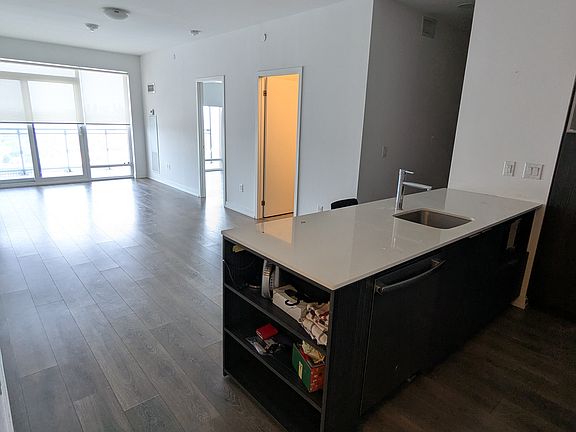 3rd image of 2520 Eglinton Ave W