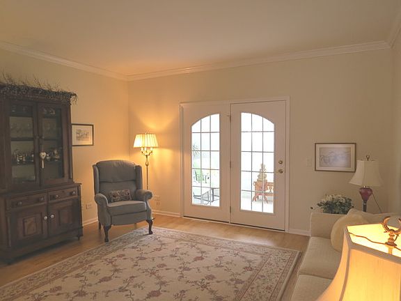 5th image of 122 Hunter Ct