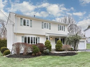 50 Princeton Dr, Tappan, NY 10983