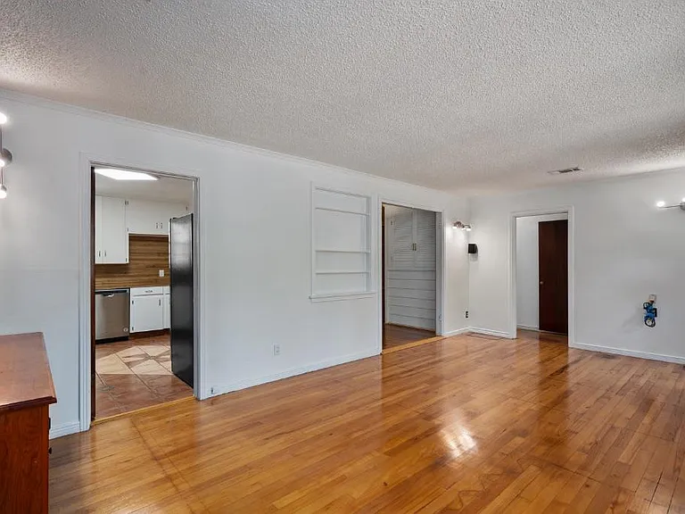 1212 Bentwood Rd — Photo 8