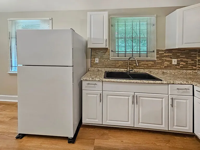 382 Cologne Dr SE — Photo 9