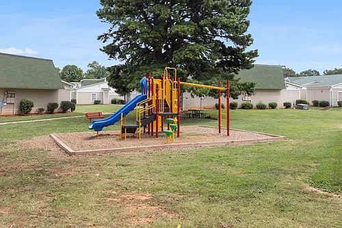 Hunters Pointe Photo 1
