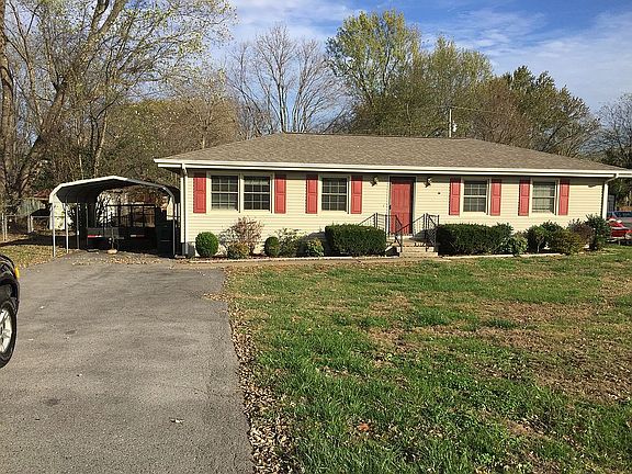 3rd image of 904 Pyle Ln
