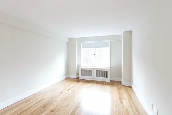 Rented by Stonehenge NYC LLC | media 11