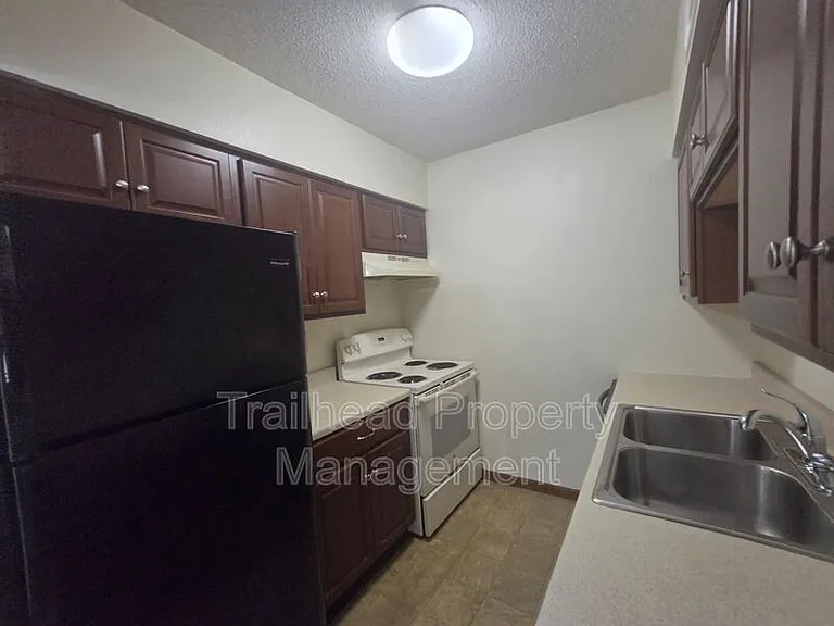 1302 E T C Lea Rd #T — Photo 4