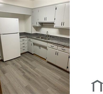 2nd image of 5100 W Van Buren St #1