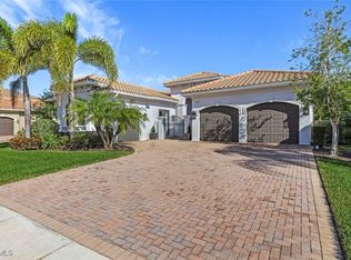 2906 Cinnamon Bay Cir, Naples, FL 34119