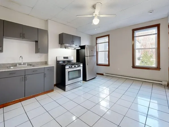 60-62 Chelsea St, Boston, MA