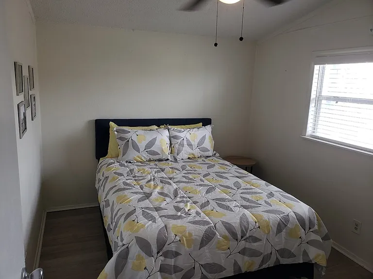 120 E Parade Dr #1 — Photo 4