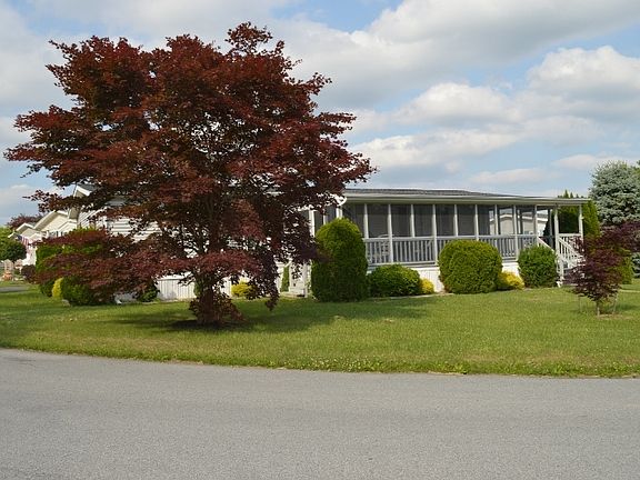 3rd image of 42 Lee Dr