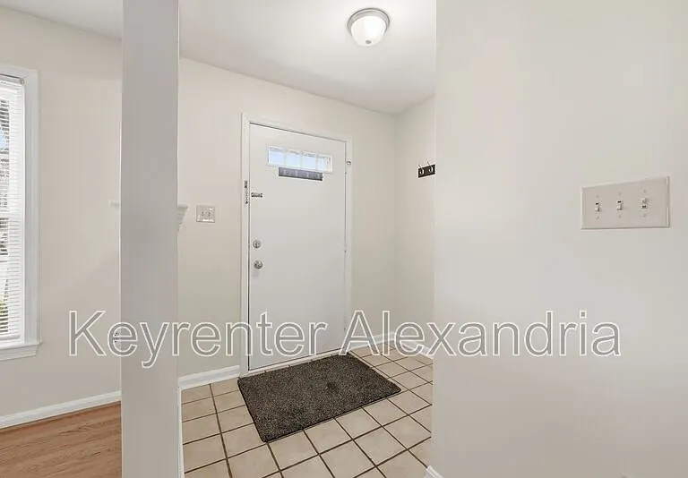 8239 Doctor Craik Ct — Photo 4