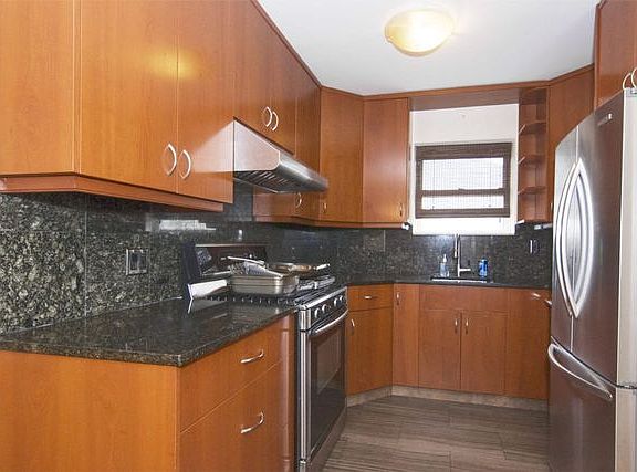 2nd image of 4211 Clearview Expy #2