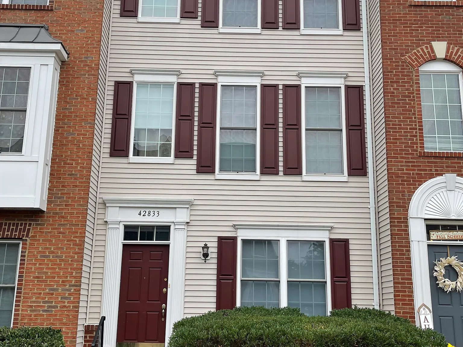 4 bed, 2.5 bath, 1728 sqft, $2,995 — Photo 1