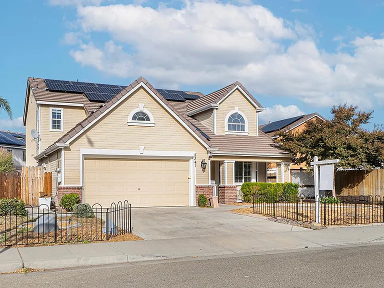 2341 Arthur Nate Haugh Dr — Photo 2