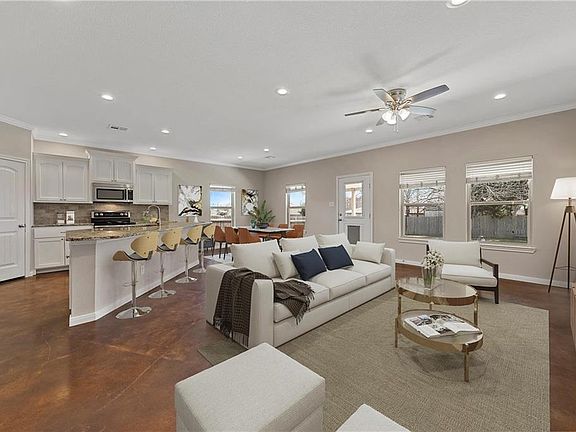 3rd image of 208 W Billington Dr