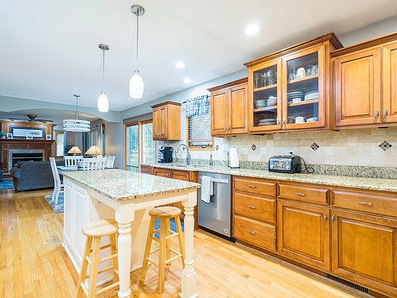 2nd image of 16840 Mohican Dr