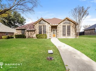 701 Dartbrook Dr, Desoto, TX 75115
