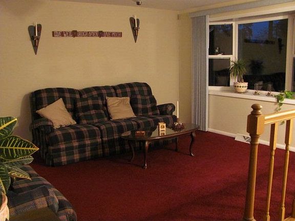 3rd image of 106 Lilac Dr