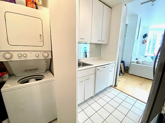 Rented by Douglas Elliman | media 15