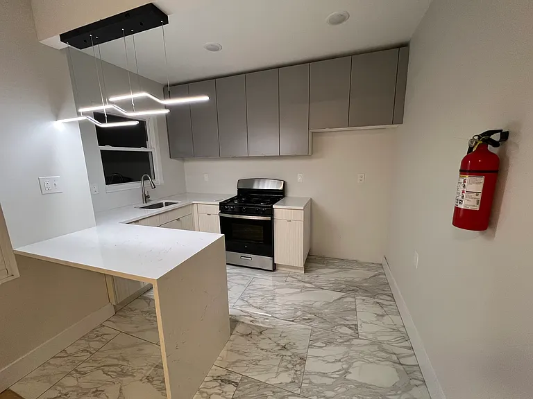 224 Fulton St #3 — Photo 2