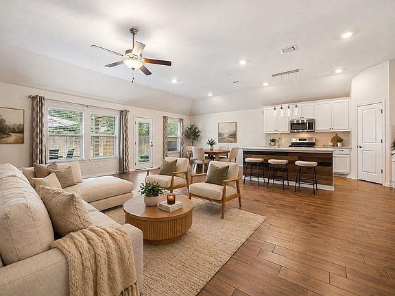 4th image of 179 Belwood Dr