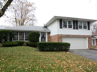 17812 Cherrywood Ln, Homewood, IL 60430