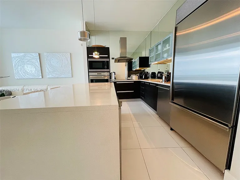 2020 N Bayshore Dr #2008 — Photo 4