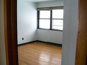 5th image of 28 Windermere Dr