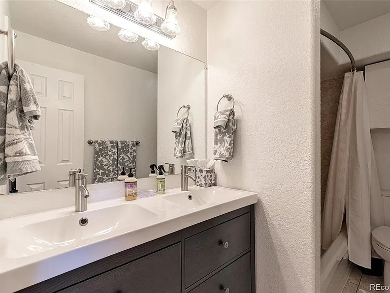 1833 N Williams St #504 — Photo 11
