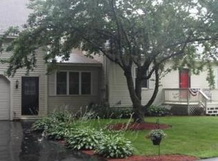 66 McIntyre Rd, Oxford, MA 01540