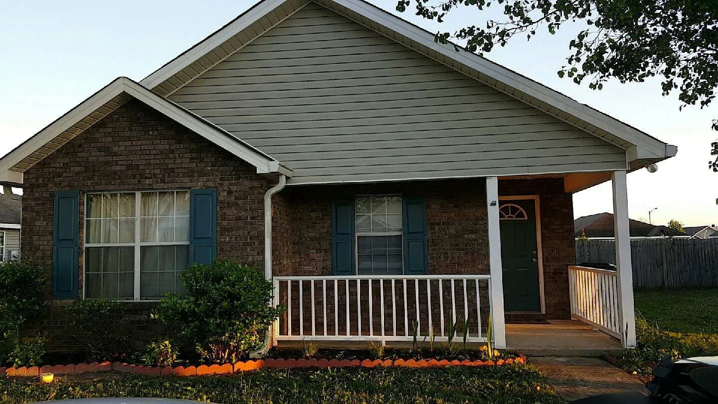 121 Kentshire Ln photo 1