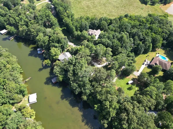 244 Poplar Springs Dr, Rogersville, AL 35652