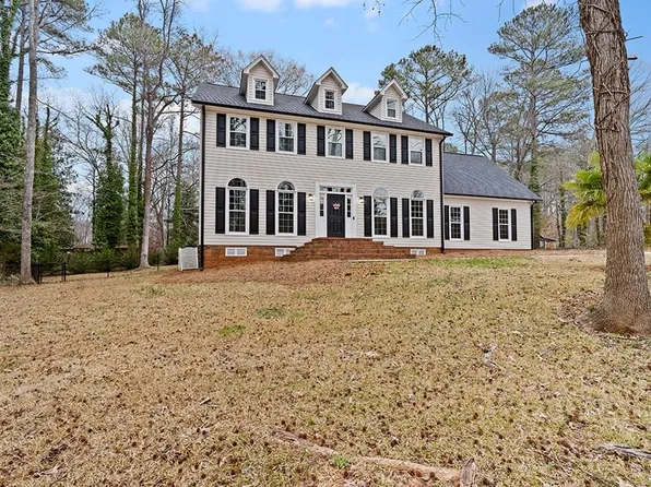 120 Wendover Rd, Greenwood, SC 29649