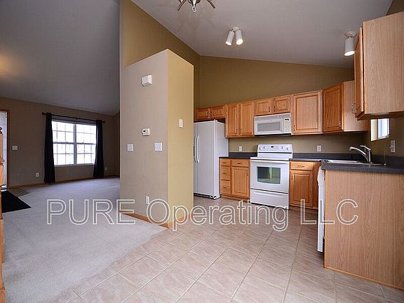 4th image of 8011 S 158th St