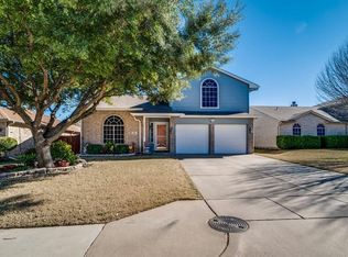 721 Crestmont Dr, Burleson, TX 76028