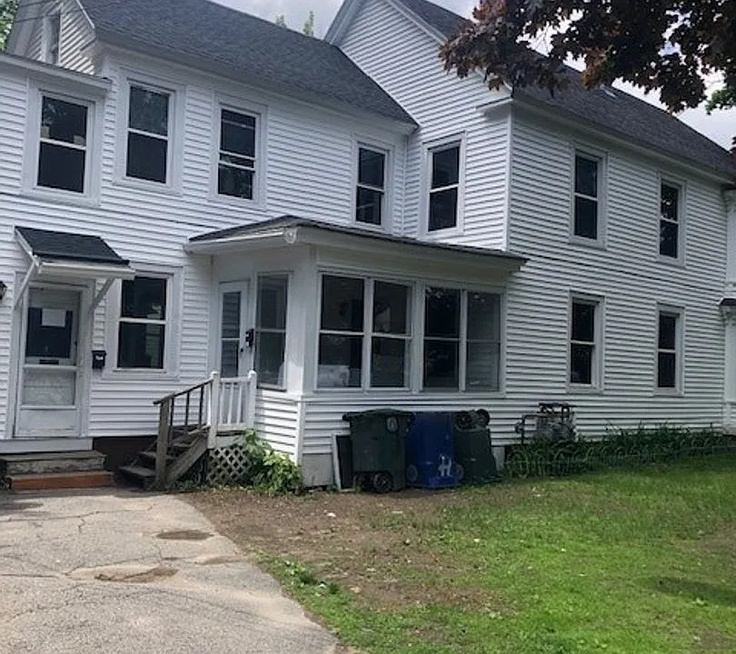 4 River St