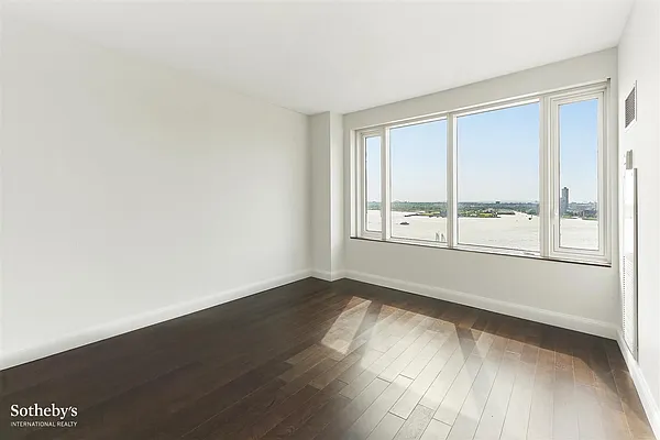 Rented by Sotheby's International Realty | media 31