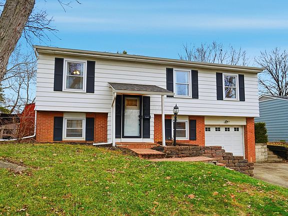 4th image of 144 Fairdale Ave