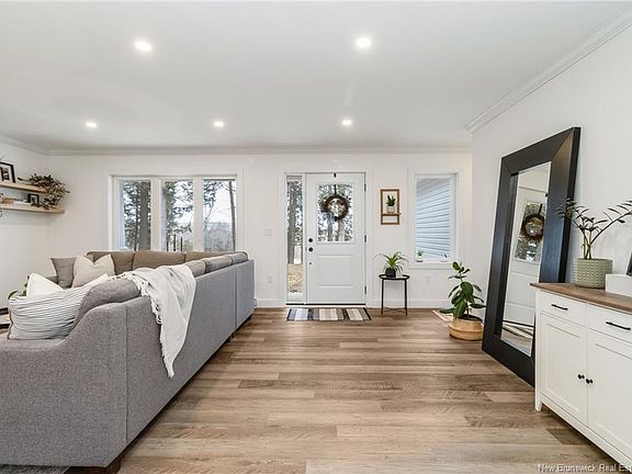 2nd image of 208 Crocks Point Rd